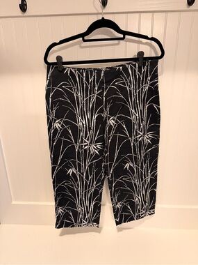 Talbots Black & White Patterned Ladies's Stretch Capri Pants